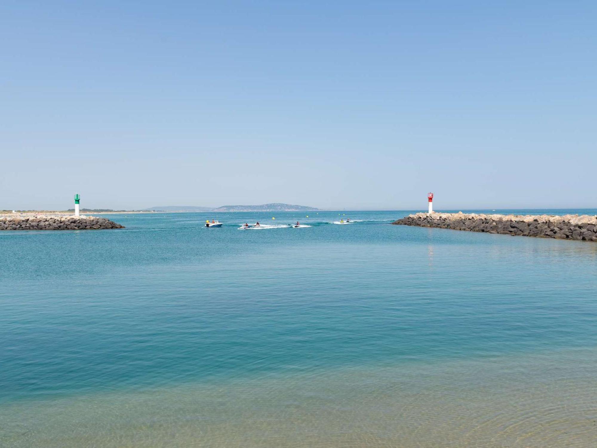 Duplex Renove Avec Clim, Terrasse Et Parking A Marseillan - Fr-1-387-162 Apartment Luaran gambar